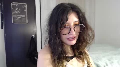 Mariana online show from October 2025 09:19:02 PM