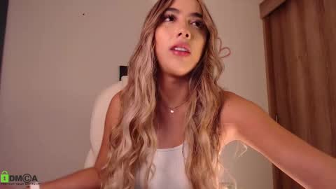 Snapshot of mariana_es chatting on February 2025 11:48:02 PM Mariana online show from February 2025 11:48:02 PM
