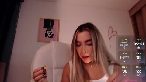 Snapshot of mariana_es chatting on March 2025 01:03:02 AM Mariana online show from March 2025 01:03:02 AM