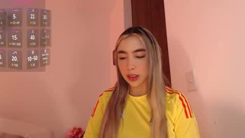 Snapshot of mariana_es chatting on October 2025 06:06:01 PM Mariana online show from October 2025 06:06:01 PM