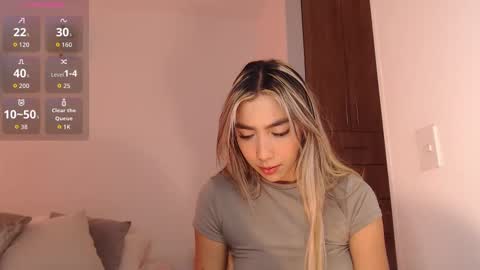 Snapshot of mariana_es chatting on October 2025 07:36:01 PM Mariana online show from October 2025 07:36:01 PM