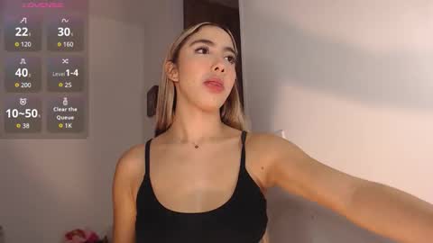 Mariana online show from November 2025 01:08:02 AM