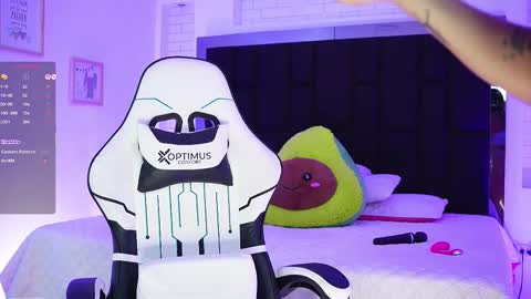 Snapshot of mariana_monroe04 chatting on November 2025 06:57:01 PM Mariana online show from November 2025 06:57:01 PM