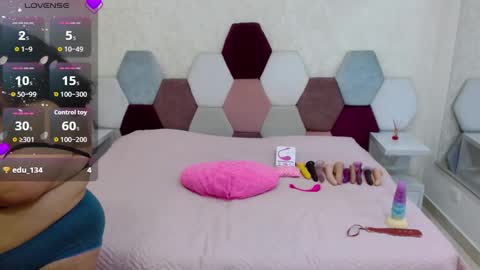 mariana online show from September 2025 04:12:01 PM