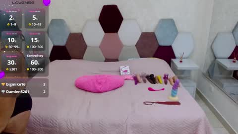 mariana online show from October 2025 06:37:01 PM