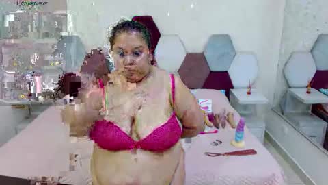 mariana online show from November 2025 06:08:01 PM