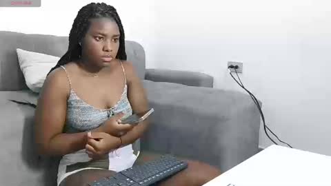 Snapshot of marianaee chatting on September 2025 05:29:01 AM marianaee online show from September 2025 05:29:01 AM
