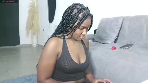 Snapshot of marianaee chatting on September 2025 06:05:02 AM marianaee online show from September 2025 06:05:02 AM