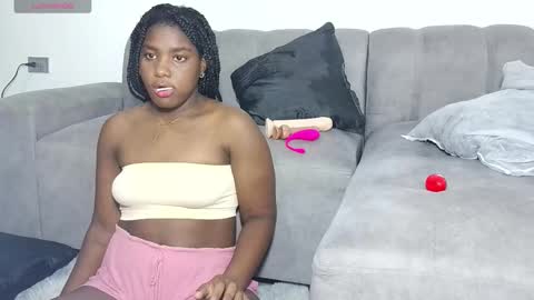 Snapshot of marianaee chatting on October 2025 06:35:02 AM marianaee online show from October 2025 06:35:02 AM
