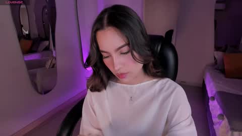 Marianne  online show from November 2025 10:46:01 PM