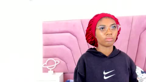 marianrosse online show from October 2025 07:35:02 PM