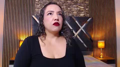 marie_hss online show from November 2025 01:23:01 PM