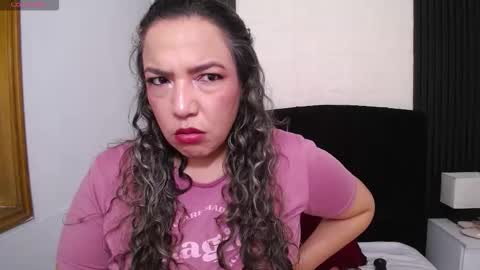 marie_hss online show from November 2025 04:29:01 PM