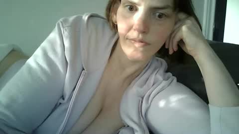 Snapshot of mariejojo chatting on December 2025 02:56:02 PM Mariejojo online show from December 2025 02:56:02 PM