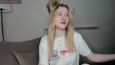 Snapshot of mariel_brown chatting on December 2025 08:08:02 AM mariel_brown online show from December 2025 08:08:02 AM