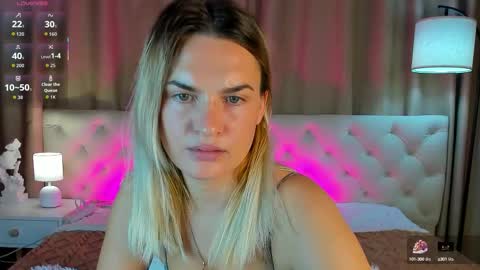 Snapshot of mariel_lie chatting on October 2025 01:25:02 AM Mariel online show from October 2025 01:25:02 AM