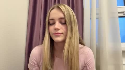 Snapshot of marielademopoulos chatting on March 2026 03:18:01 PM Sofia online show from March 2026 03:18:01 PM