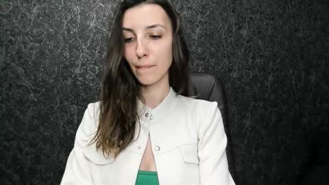 Snapshot of marielleanker chatting on October 2025 11:46:02 PM marielleanker online show from October 2025 11:46:02 PM