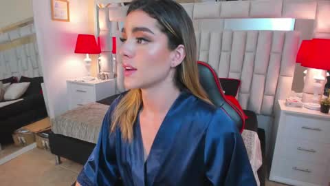 mariiahneedles online show from January 2025 10:44:02 PM