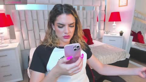 mariiahneedles online show from January 2025 12:05:01 AM