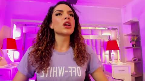 mariiahneedles online show from October 2025 11:49:02 PM