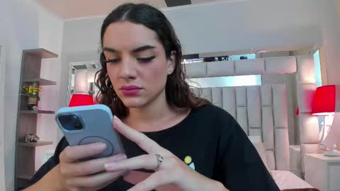 mariiahneedles online show from November 2025 09:14:01 PM