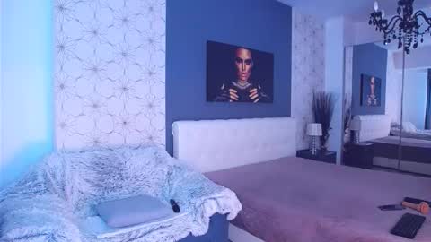 Mary Mais online show from October 2025 07:05:02 AM