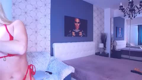 Mary Mais online show from December 2025 08:10:02 AM