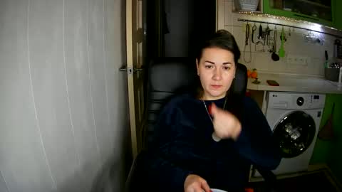 Snapshot of marinettaqhot chatting on December 2024 04:19:02 PM MarinettaQhot online show from December 2024 04:19:02 PM