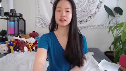Snapshot of marissapeach chatting on May 2026 03:05:01 PM MarissaPeach online show from May 2026 03:05:01 PM