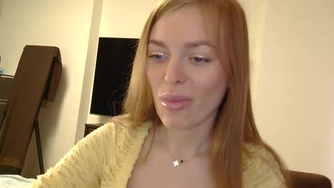 Snapshot of mariwell chatting on April 2026 12:31:01 PM mariwell online show from April 2026 12:31:01 PM