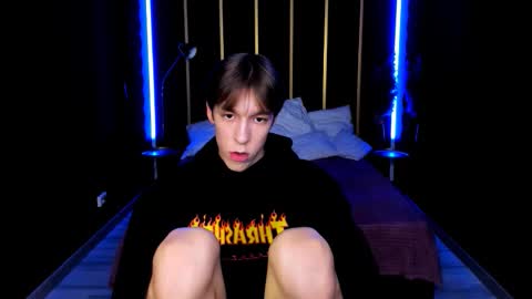 Mark online show from October 2025 03:53:01 PM