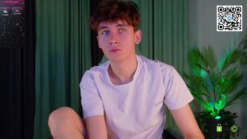 Snapshot of mark_safr chatting on February 2026 05:34:01 PM Mark online show from February 2026 05:34:01 PM