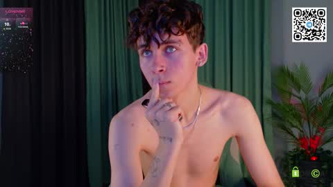 Snapshot of mark_safr chatting on March 2026 11:10:01 PM Mark online show from March 2026 11:10:01 PM