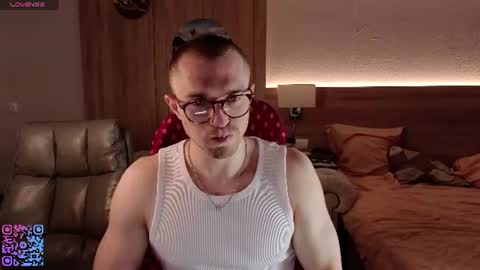 Snapshot of mark_stiff chatting on July 2026 05:49:02 PM Mark online show from July 2026 05:49:02 PM
