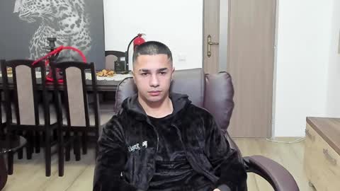 Tison online show from January 2025 01:31:01 PM