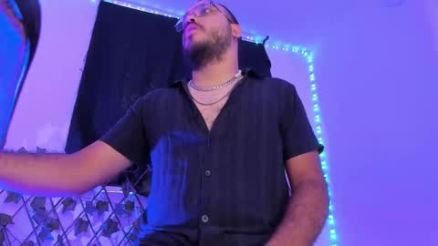 Snapshot of markwolfe1 chatting on November 2025 09:05:02 PM Mark  online show from November 2025 09:05:02 PM