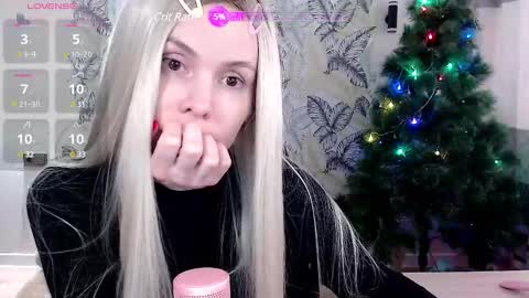 Snapshot of marmalade_fox chatting on January 2025 06:34:02 AM Marmalade Fox online show from January 2025 06:34:02 AM