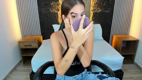 Maly online show from February 2025 01:40:01 AM