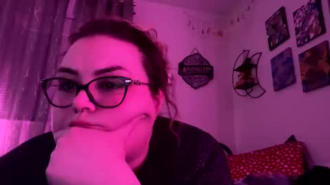 Snapshot of maroon_moon chatting on March 2025 01:05:01 AM maroon_moon online show from March 2025 01:05:01 AM