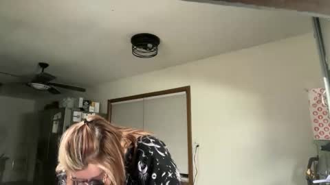 Snapshot of maroon_moon chatting on November 2025 11:54:01 PM maroon_moon online show from November 2025 11:54:01 PM