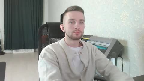 Snapshot of marselle_looker chatting on November 2025 10:29:02 PM Marselle online show from November 2025 10:29:02 PM