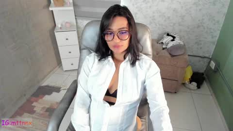 Snapshot of martiiinaa_ chatting on February 2025 03:30:02 PM Martina online show from February 2025 03:30:02 PM