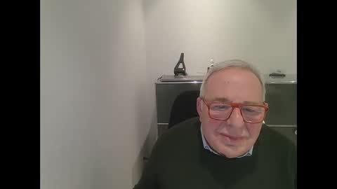 martin_1947 online show from January 2025 06:07:01 PM