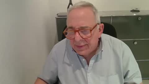 martin_1947 online show from November 2025 03:23:02 PM