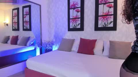 mari online show from November 2025 01:10:01 PM