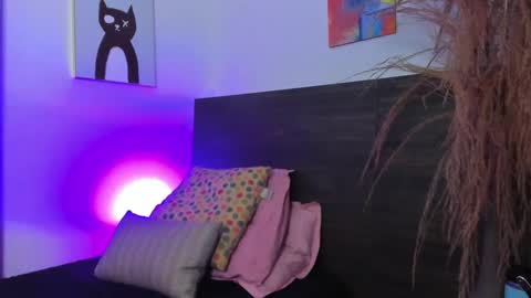 martina mIIler online show from February 2025 01:00:02 PM