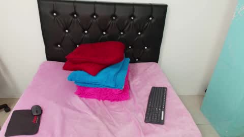 Martina online show from January 2025 06:52:02 AM