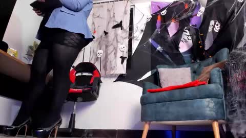 martinasoto online show from October 2025 03:36:02 AM