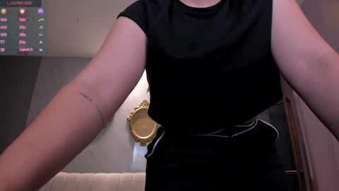 Snapshot of martinnabonnet chatting on December 2024 10:25:02 AM Martinna Bonnet online show from December 2024 10:25:02 AM